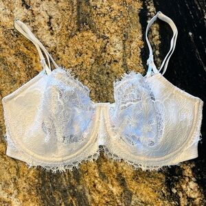 Victoria’s Secret Lacey bra, underwire